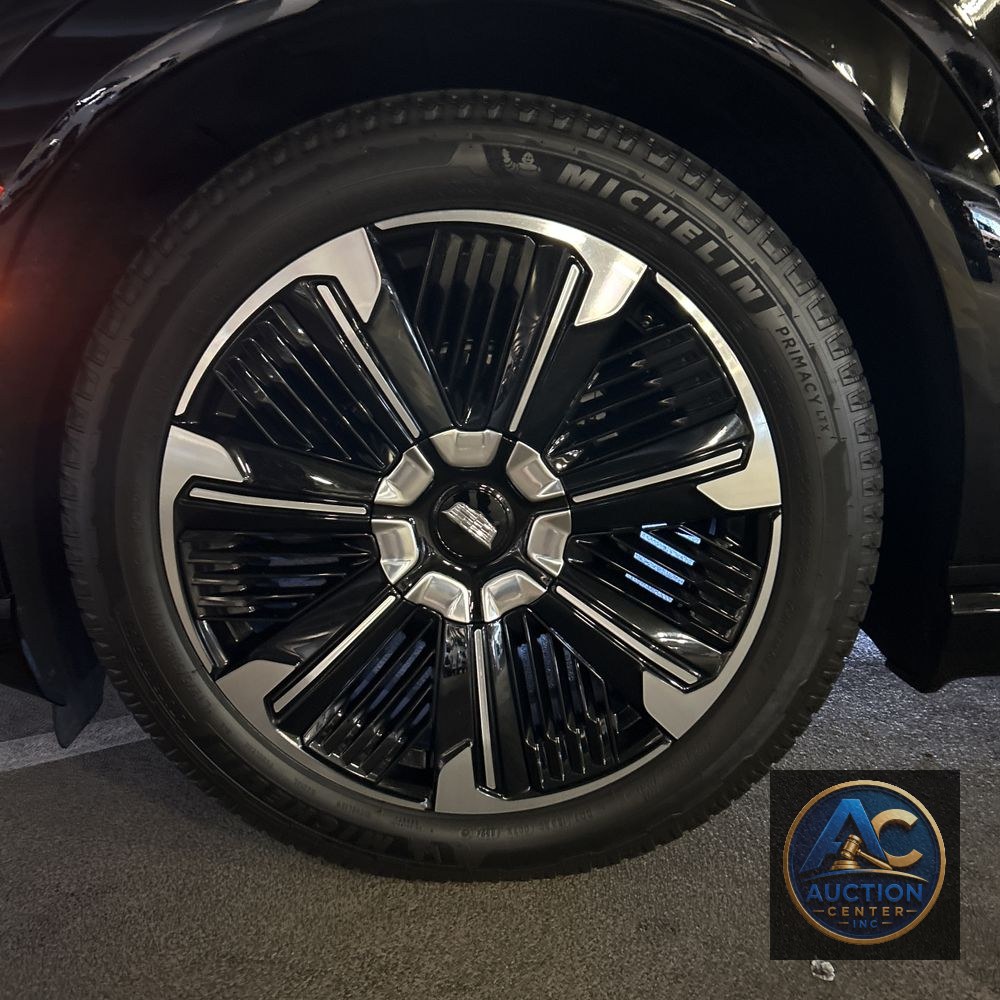2025 Cadillac Escalade IQ Sport 2
