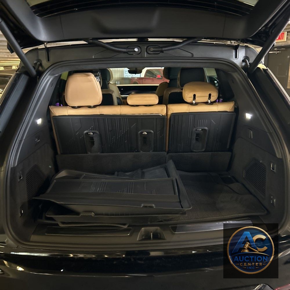 2025 Cadillac Escalade IQ Sport 2