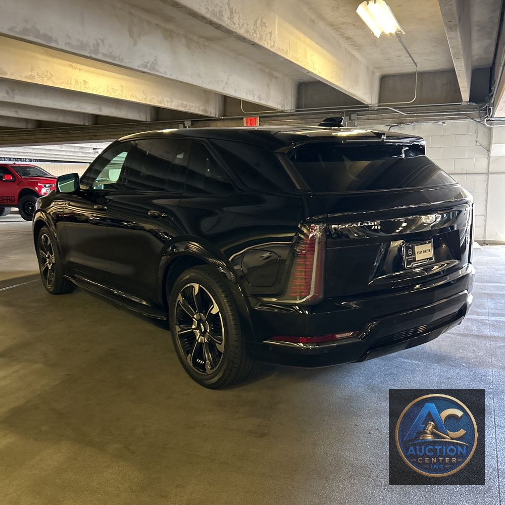 2025 Cadillac Escalade IQ Sport 2