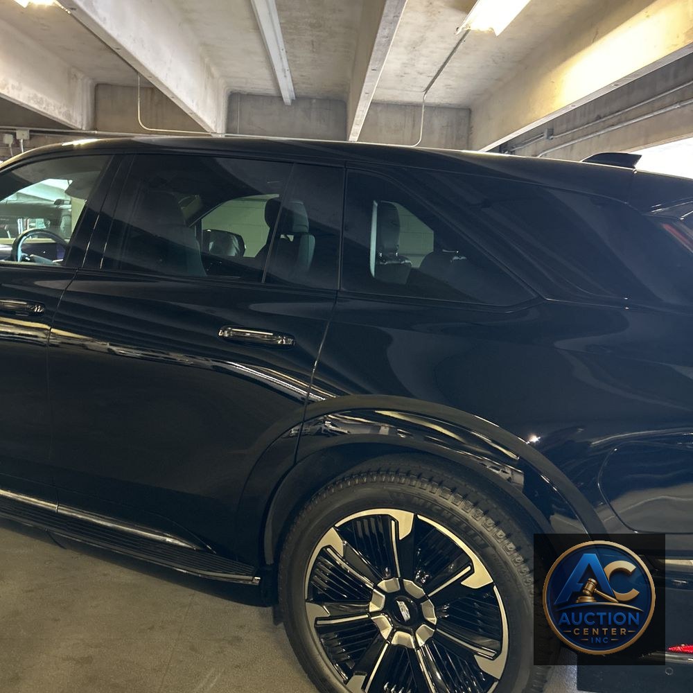 2025 Cadillac Escalade IQ Sport 2