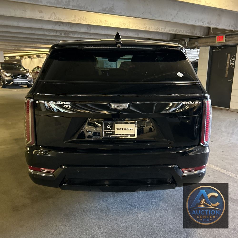 2025 Cadillac Escalade IQ Sport 2
