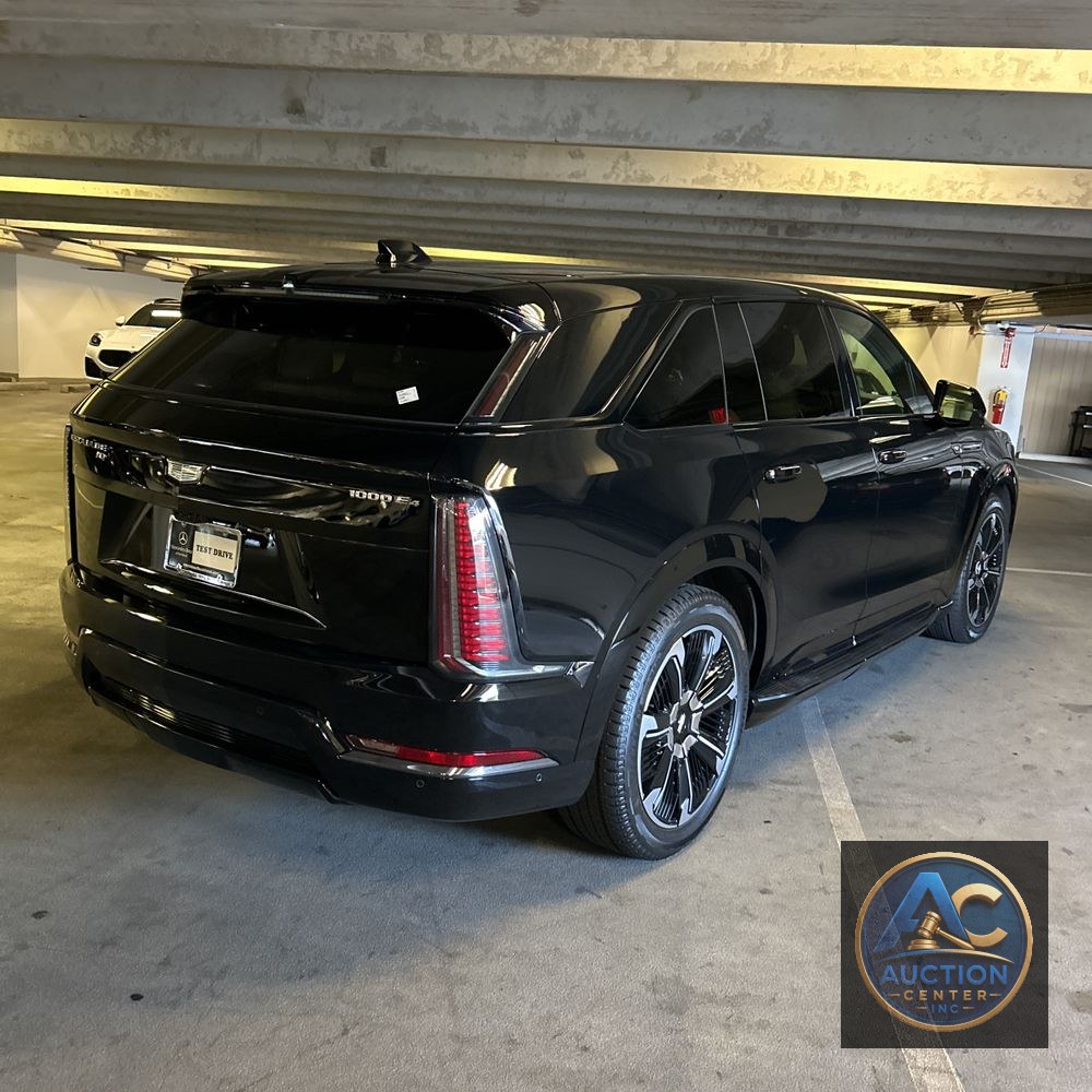 2025 Cadillac Escalade IQ Sport 2