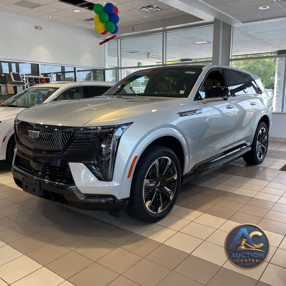 2025 Cadillac Escalade IQ Sport 2