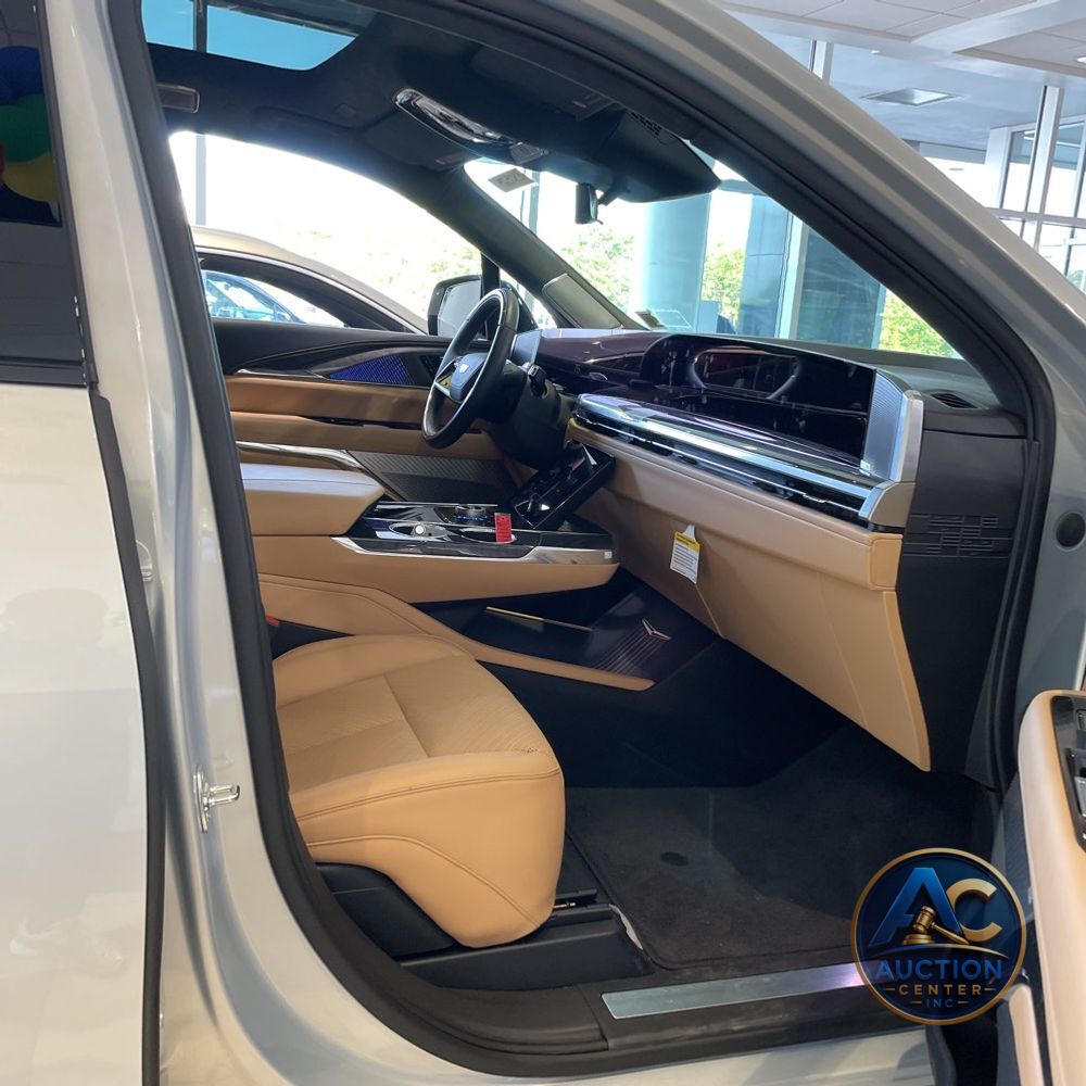 2025 Cadillac Escalade IQ Sport 2