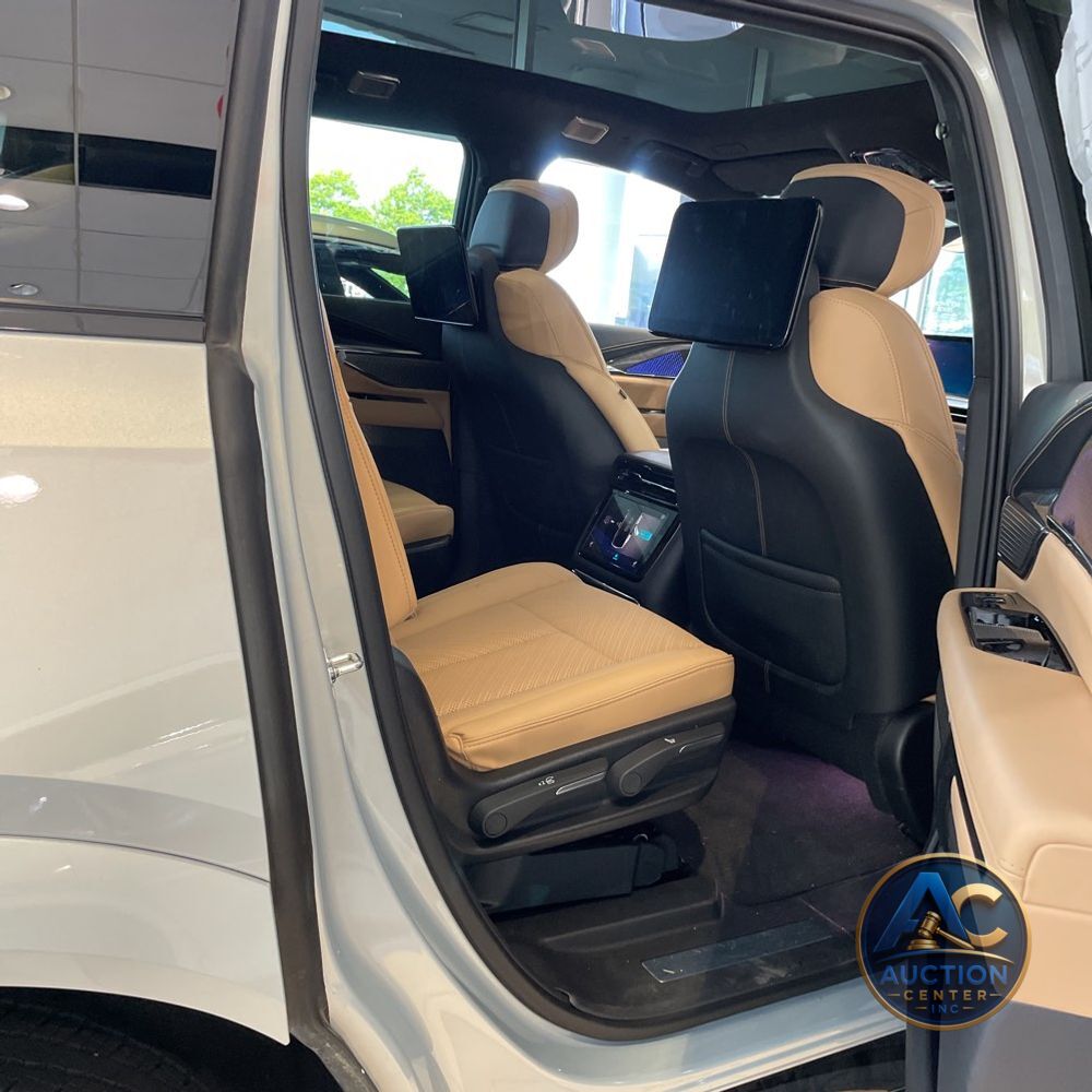2025 Cadillac Escalade IQ Sport 2