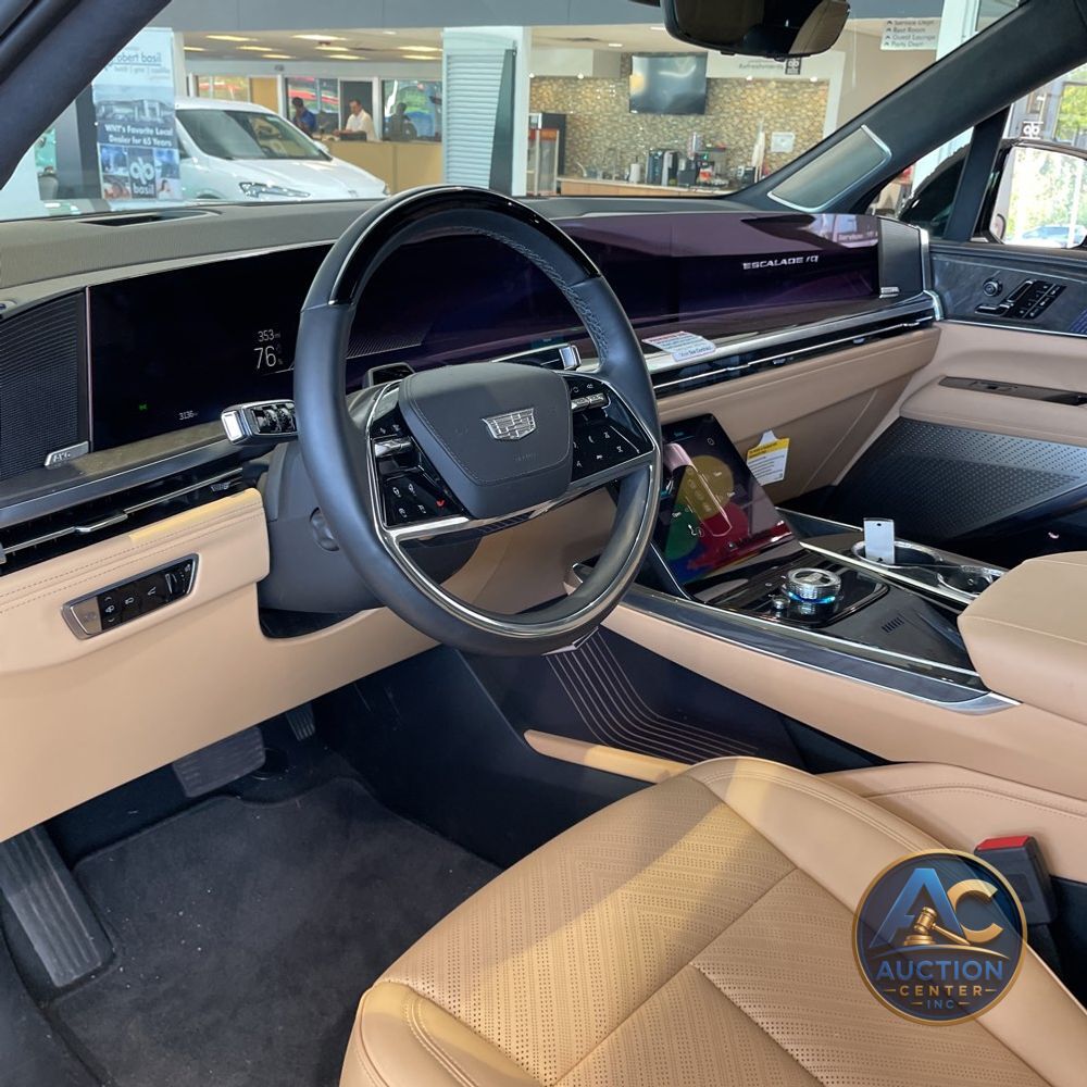 2025 Cadillac Escalade IQ Sport 2