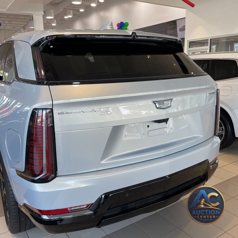 2025 Cadillac Escalade IQ Sport 2