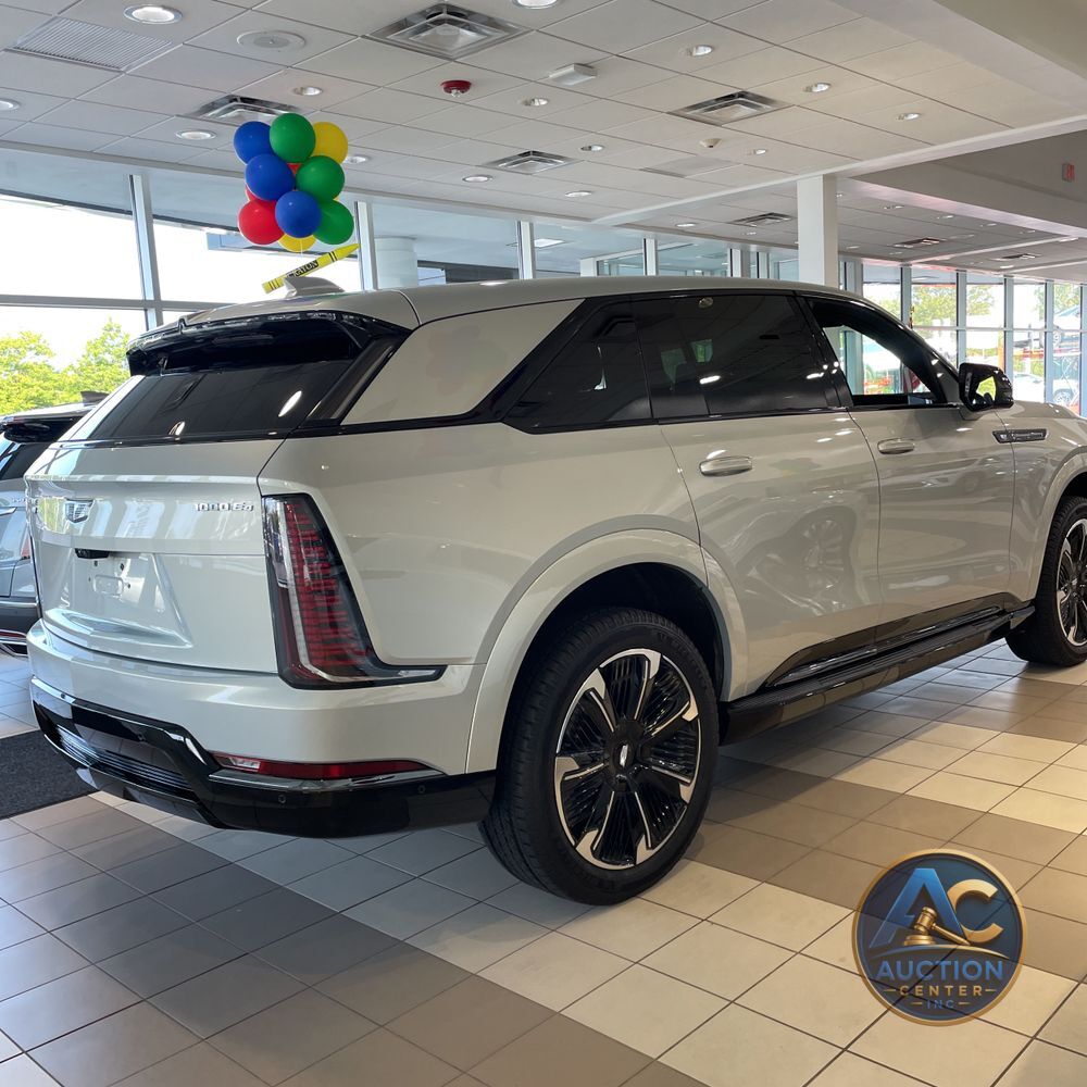 2025 Cadillac Escalade IQ Sport 2