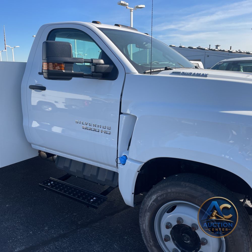 2024 Chevrolet Silverado 4500 W/T