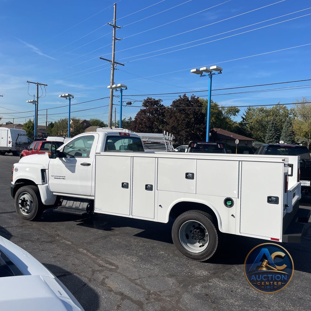 2024 Chevrolet Silverado 4500 W/T