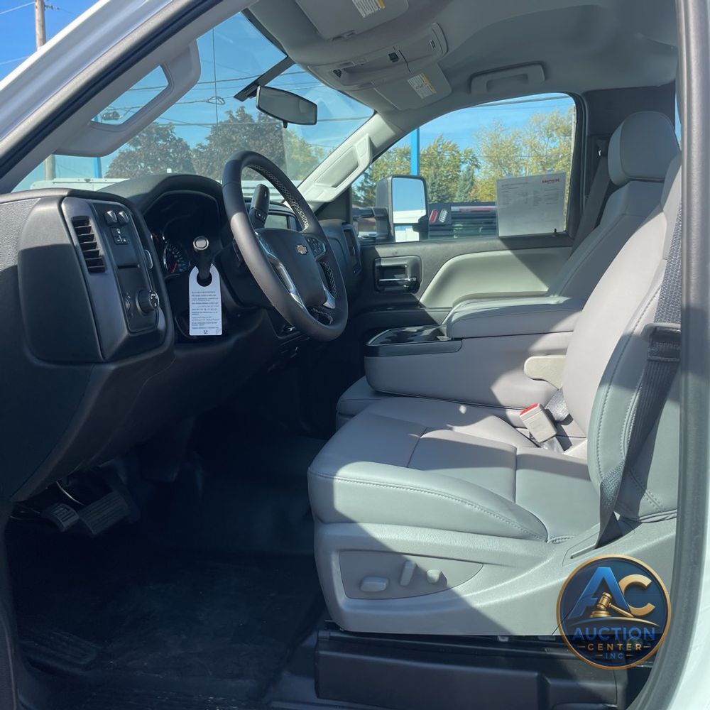 2024 Chevrolet Silverado 4500 W/T