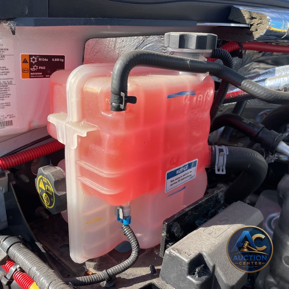 2024 Chevrolet Silverado 4500 W/T