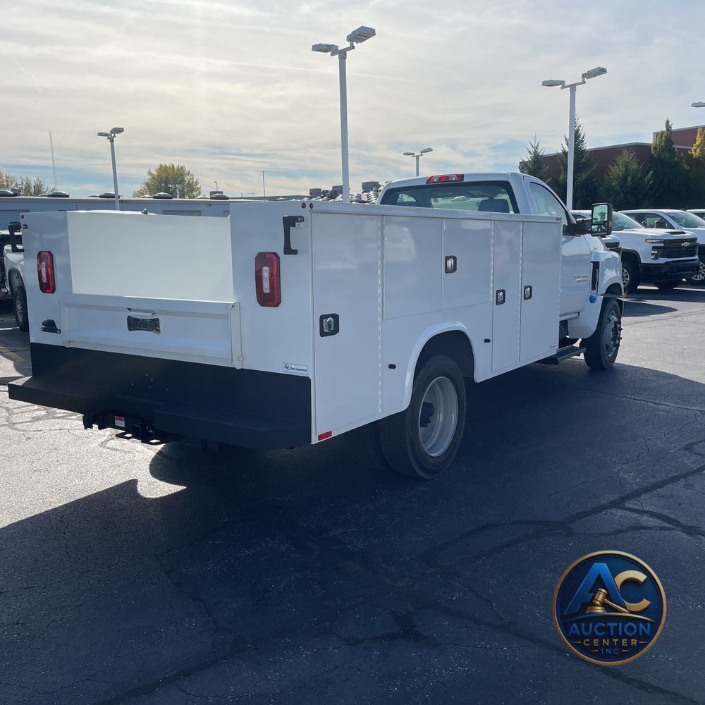 2024 Chevrolet Silverado 4500 W/T