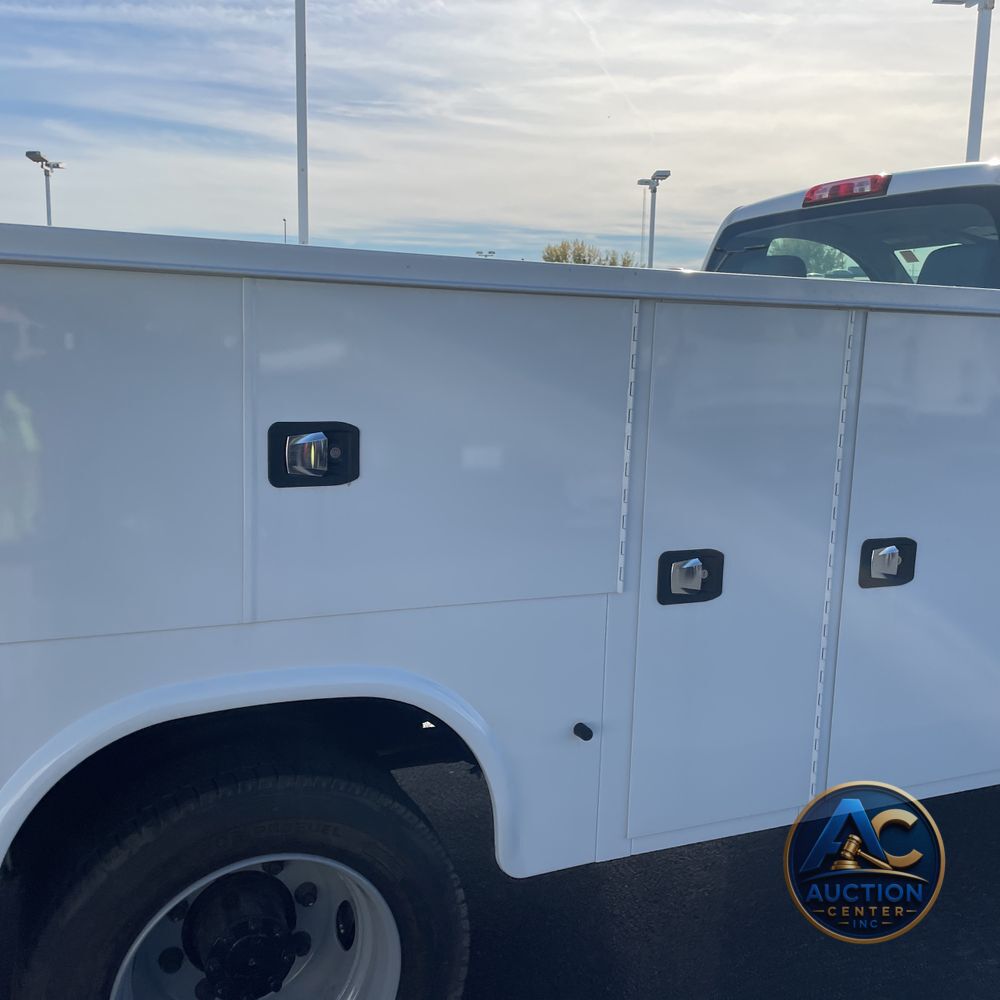 2024 Chevrolet Silverado 4500 W/T