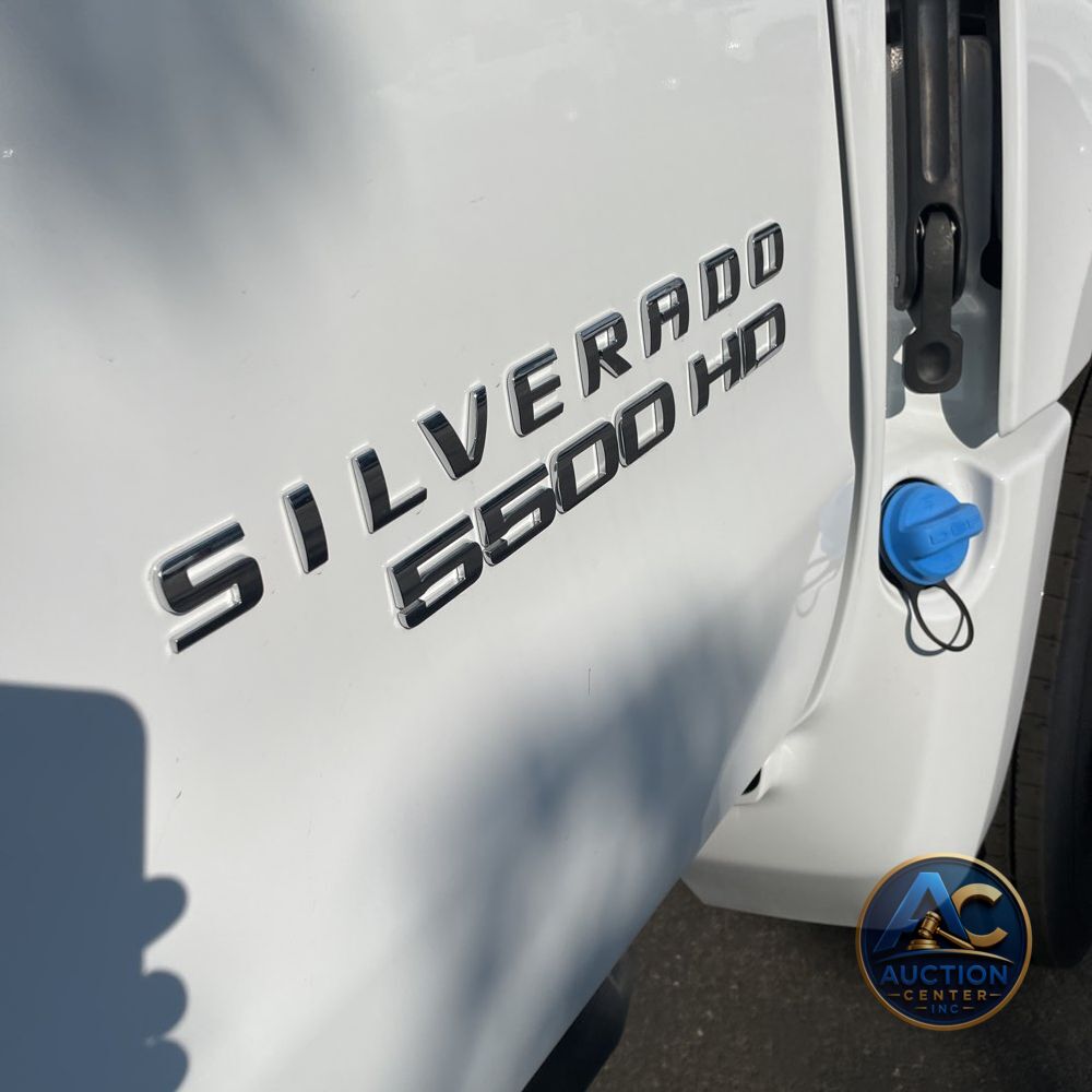 2023 Chevrolet Silverado 5500 W/T