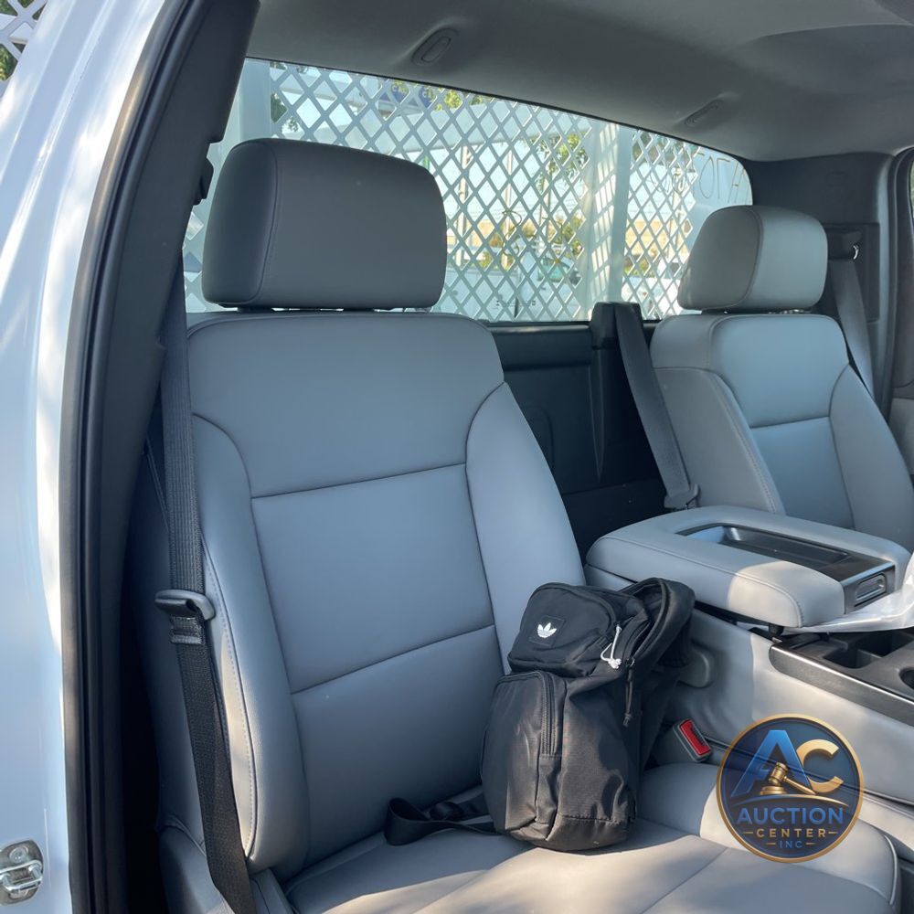 2023 Chevrolet Silverado 5500 W/T