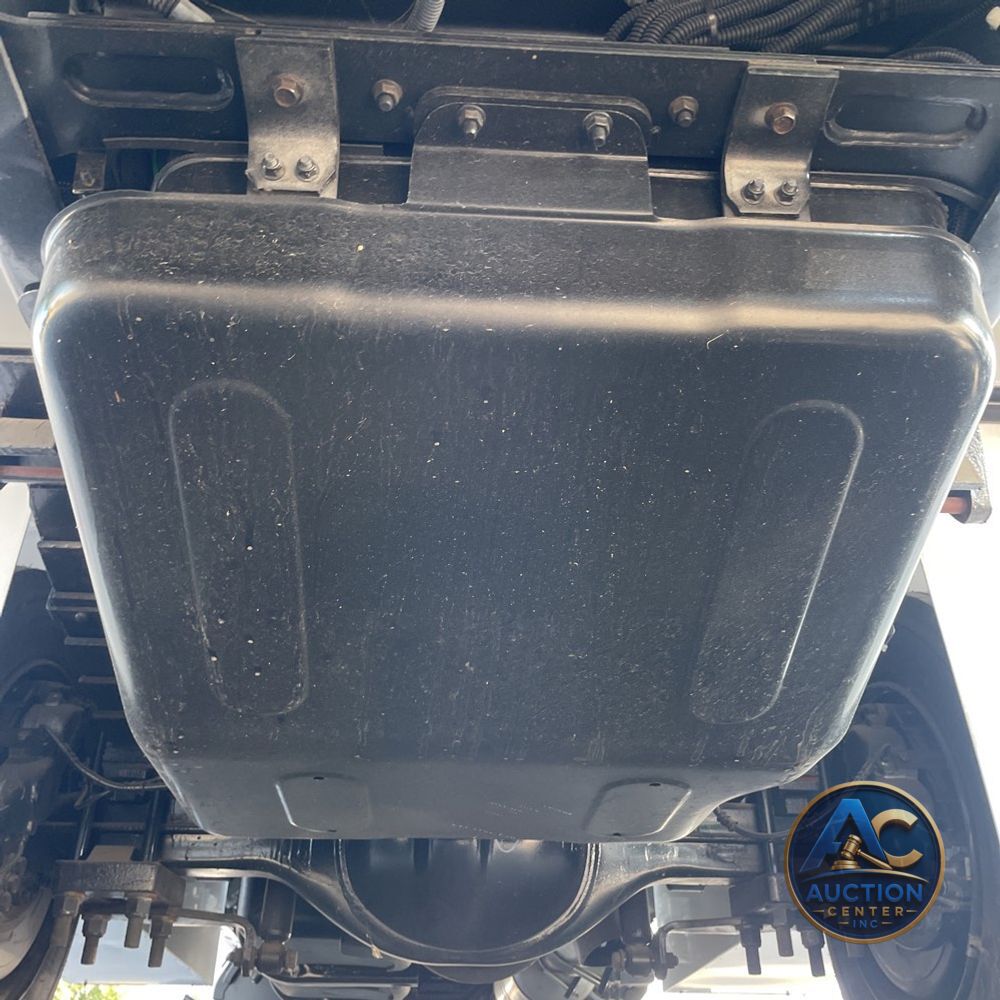 2023 Chevrolet Silverado 5500 W/T