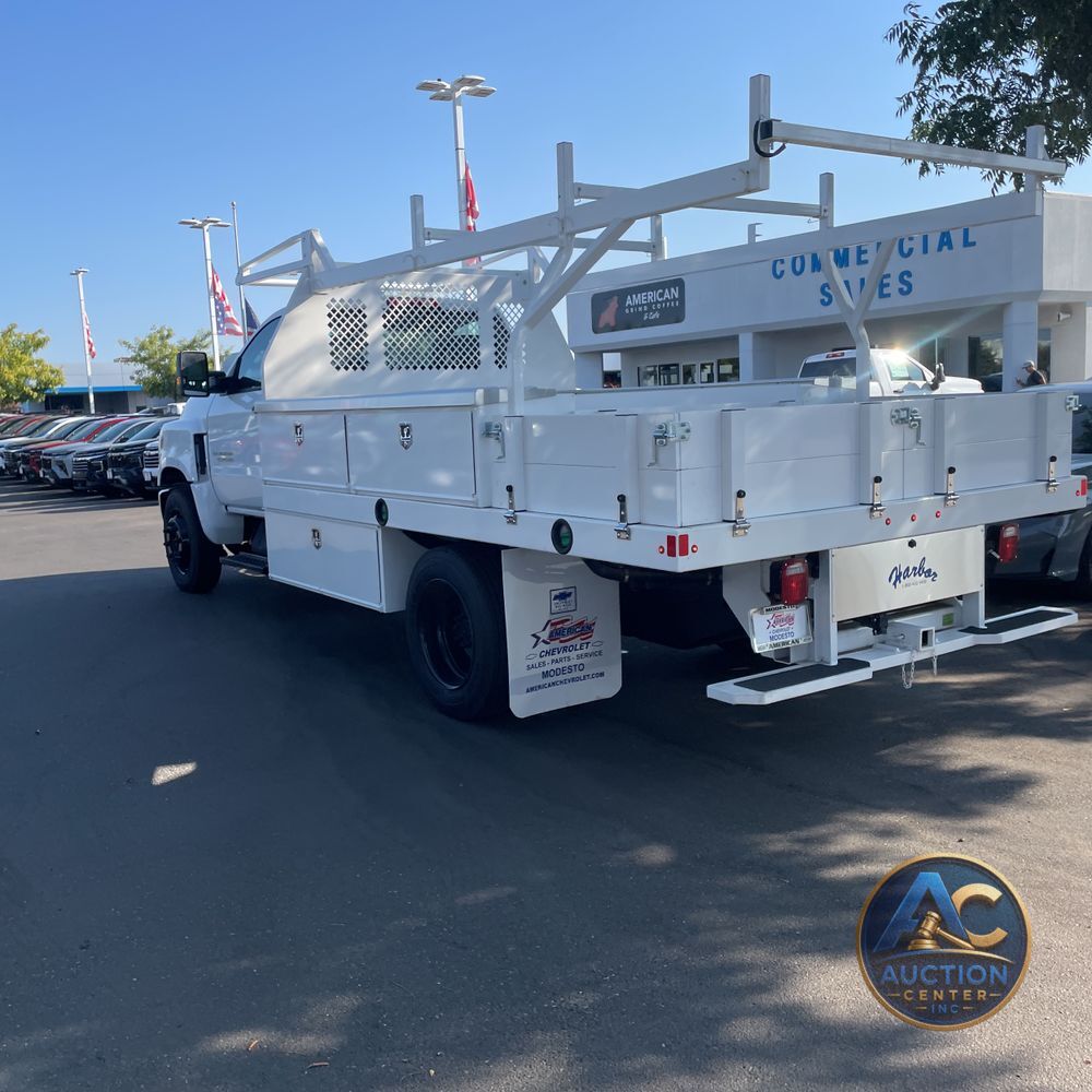 2023 Chevrolet Silverado 5500 W/T