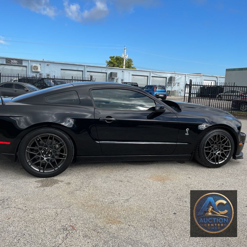 2013 Ford Shelby GT500 Base