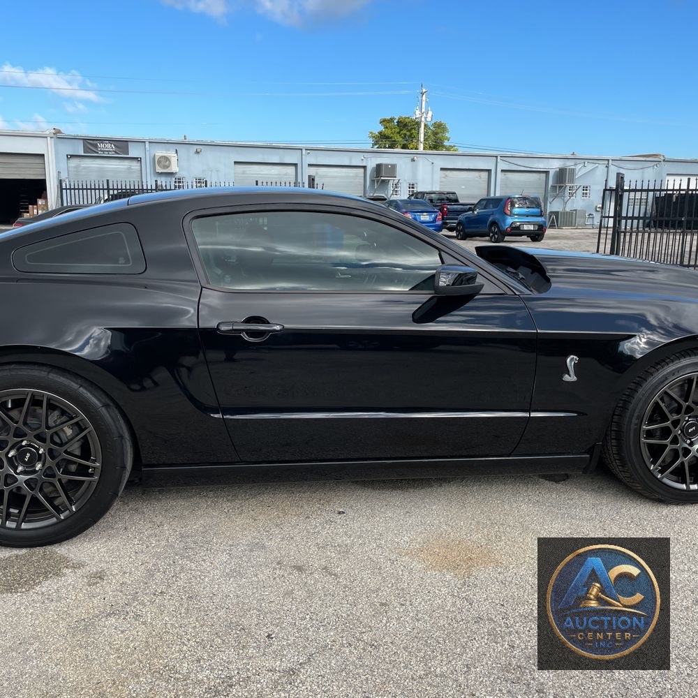 2013 Ford Shelby GT500 Base