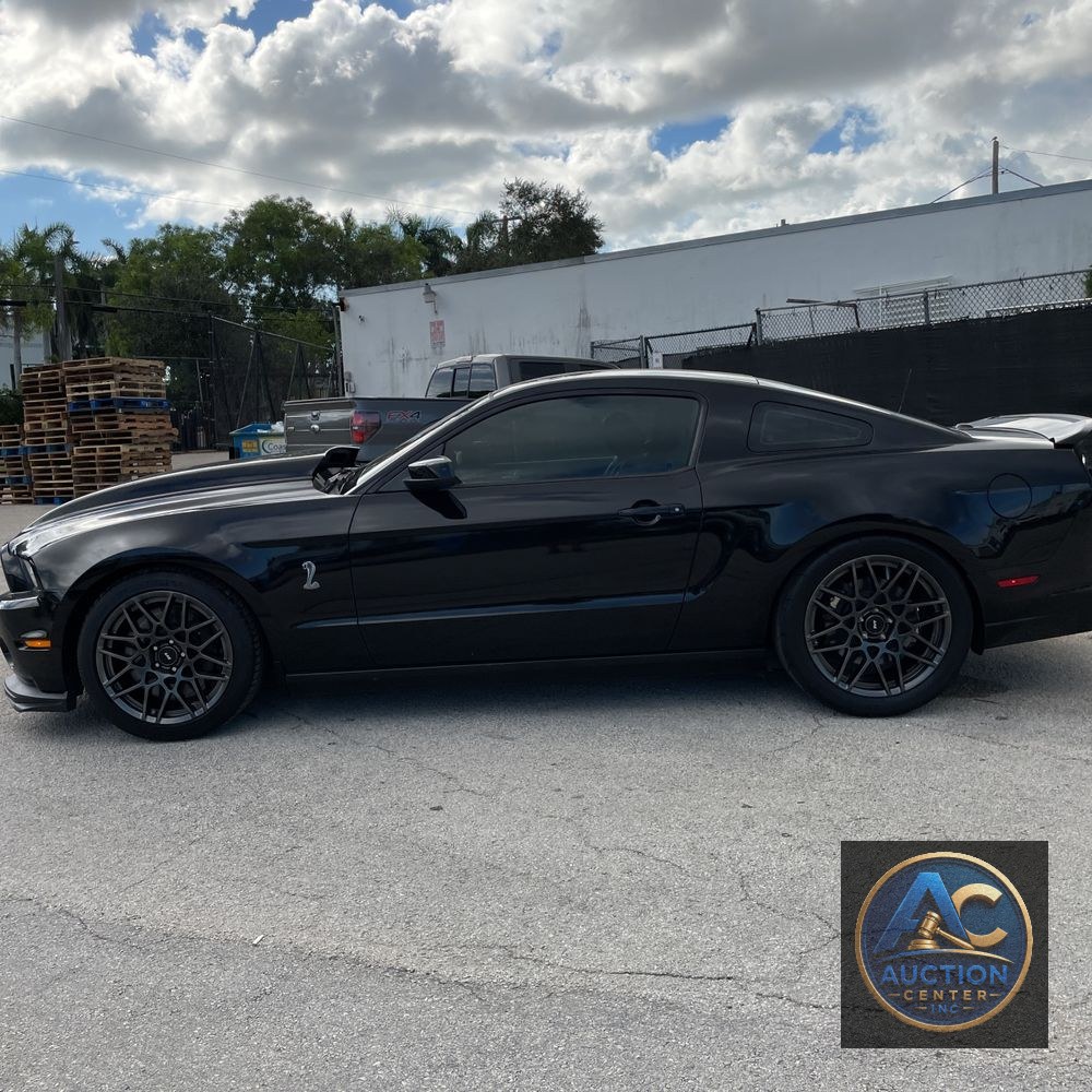 2013 Ford Shelby GT500 Base