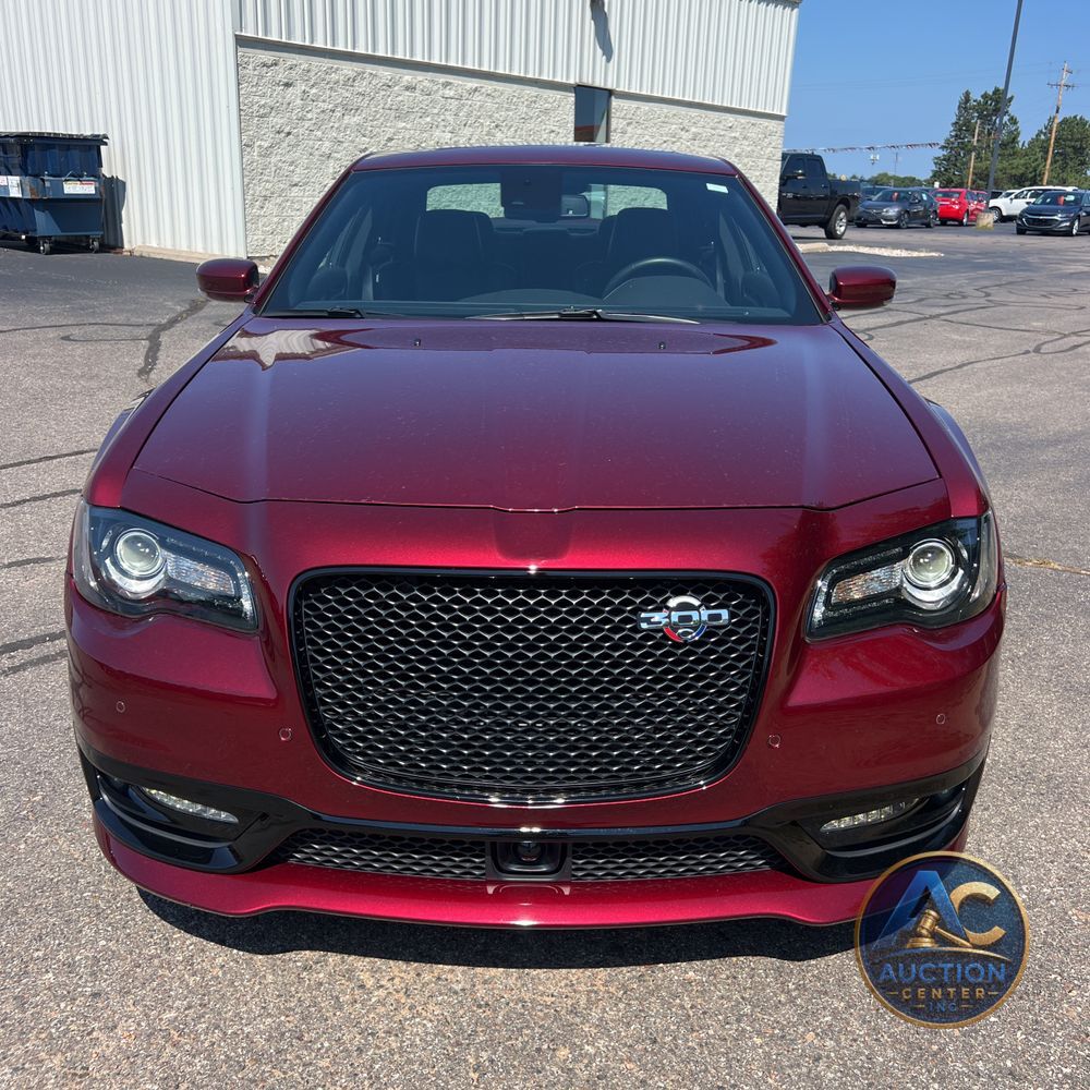 2023 Chrysler 300 C