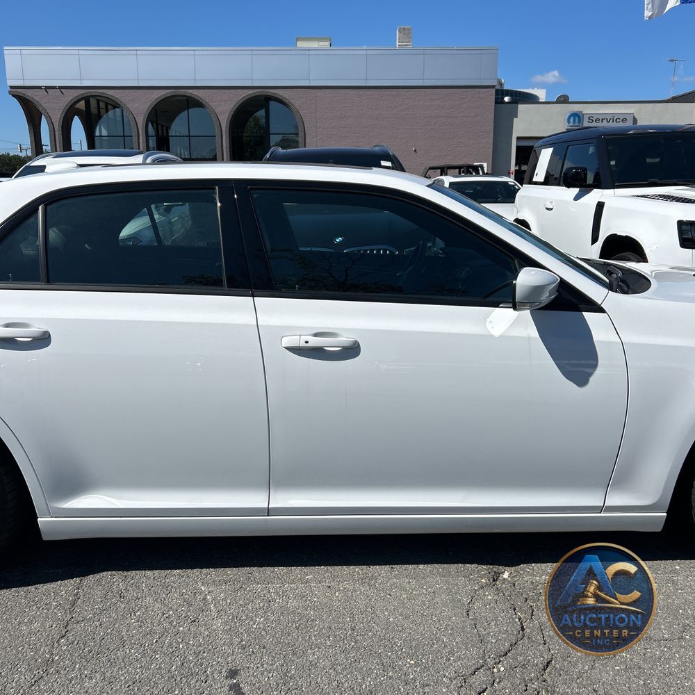 2023 Chrysler 300 C