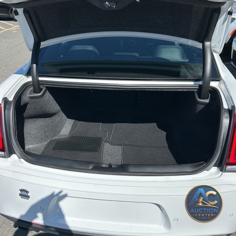 2023 Chrysler 300 C