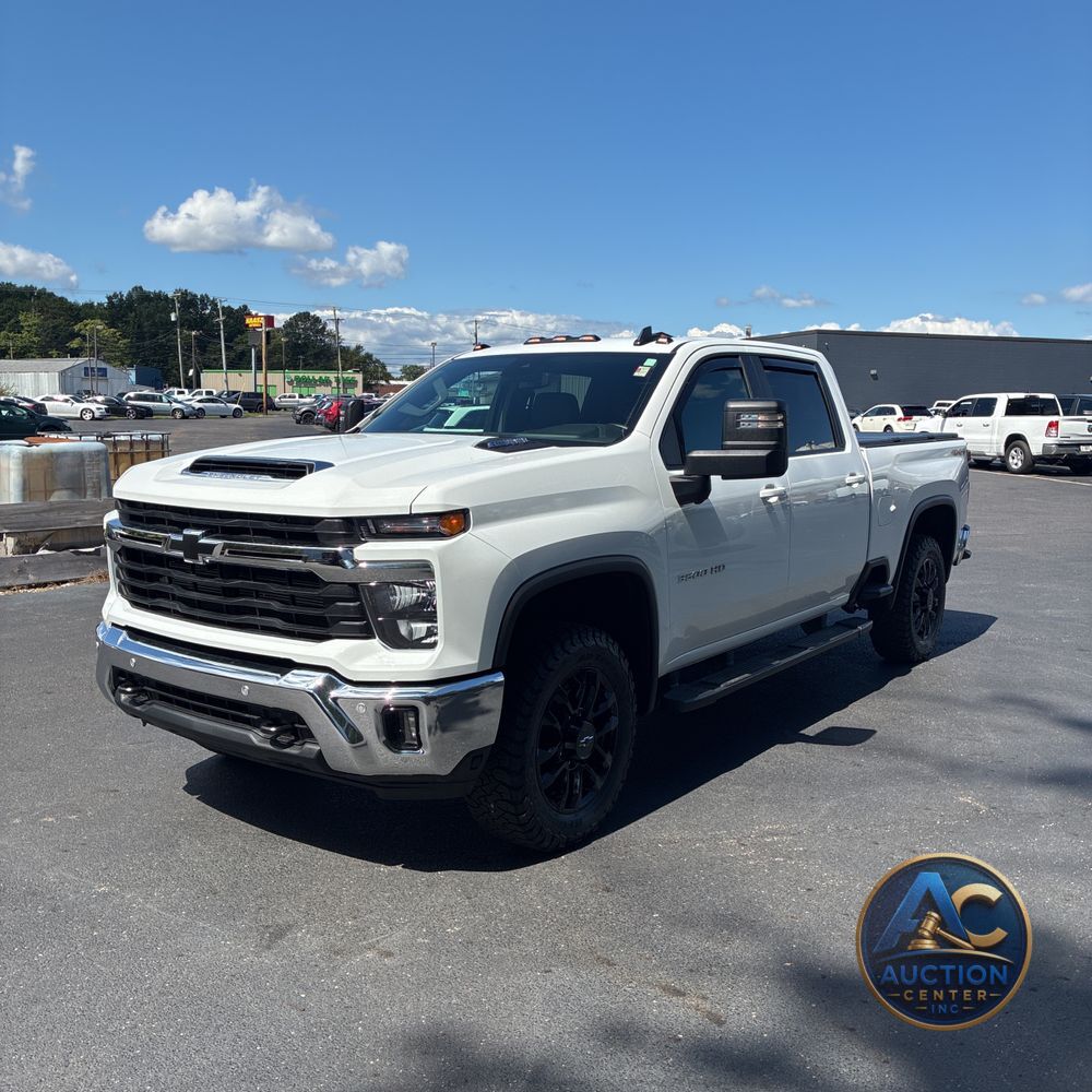 2025 Chevrolet Silverado 3500HD C/C