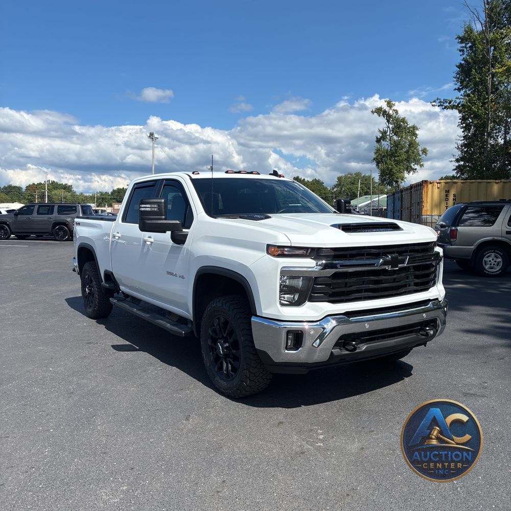 2025 Chevrolet Silverado 3500HD C/C