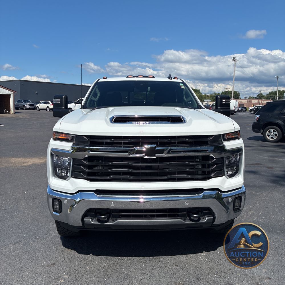 2025 Chevrolet Silverado 3500HD C/C