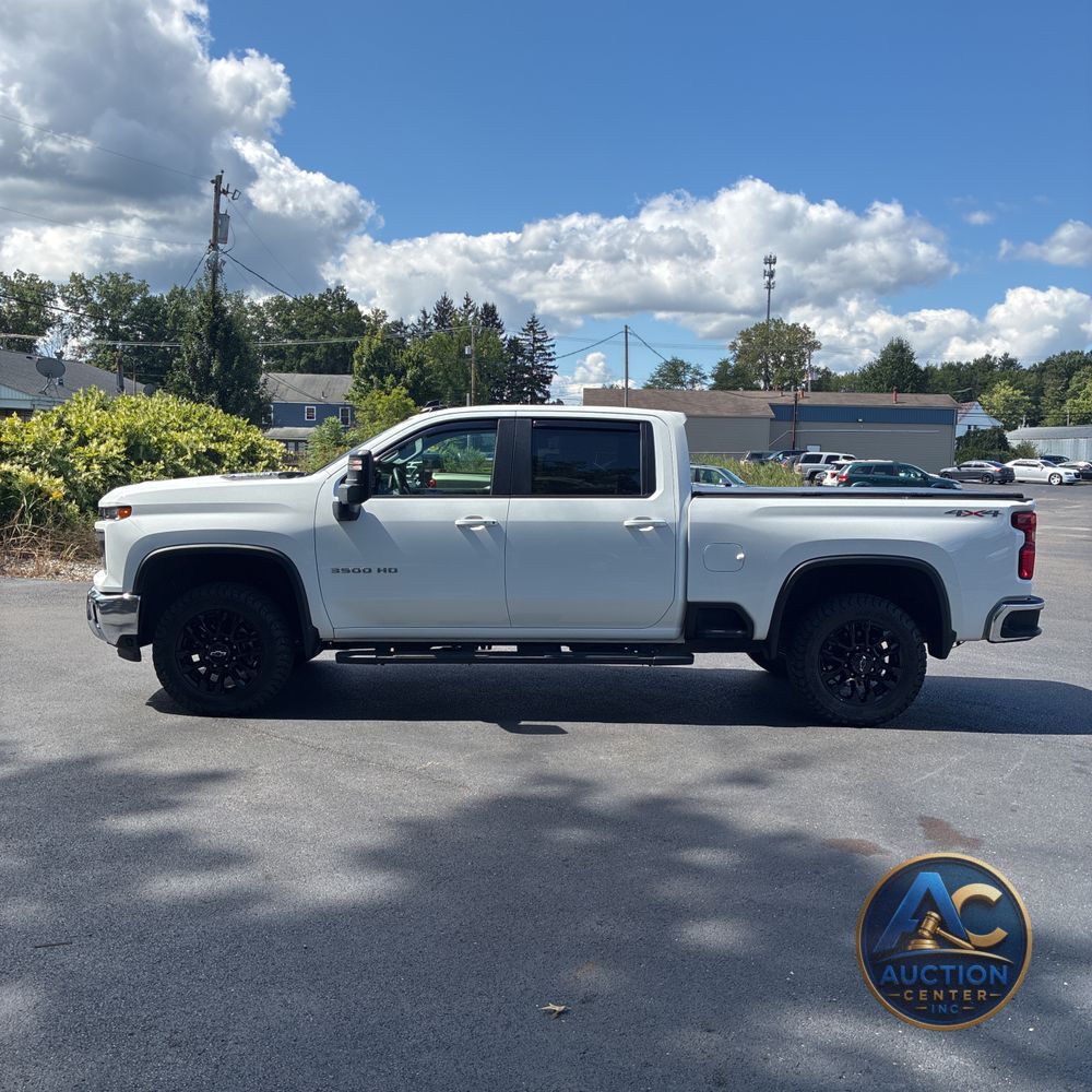 2025 Chevrolet Silverado 3500HD C/C