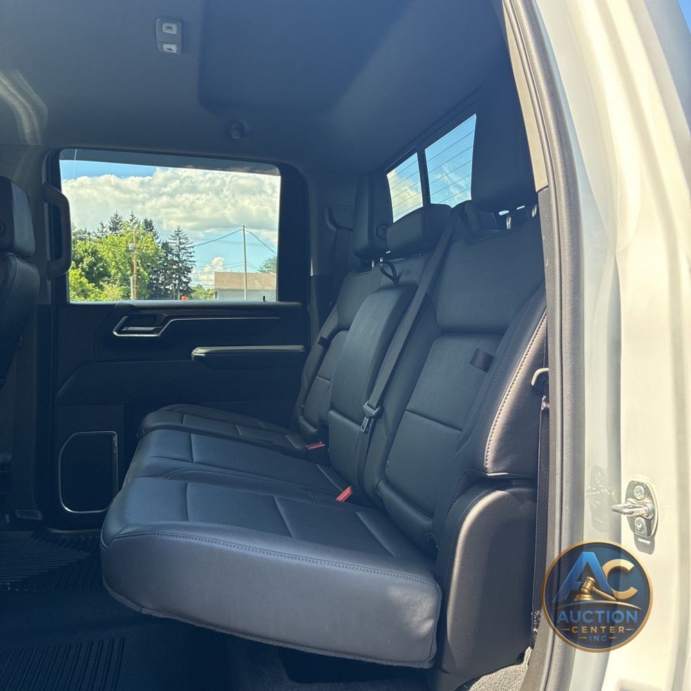 2025 Chevrolet Silverado 3500HD C/C
