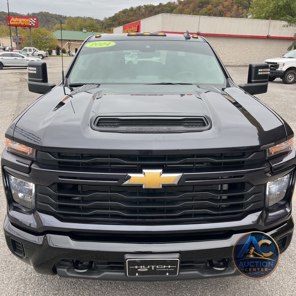 2024 Chevrolet Silverado 2500HD Custom
