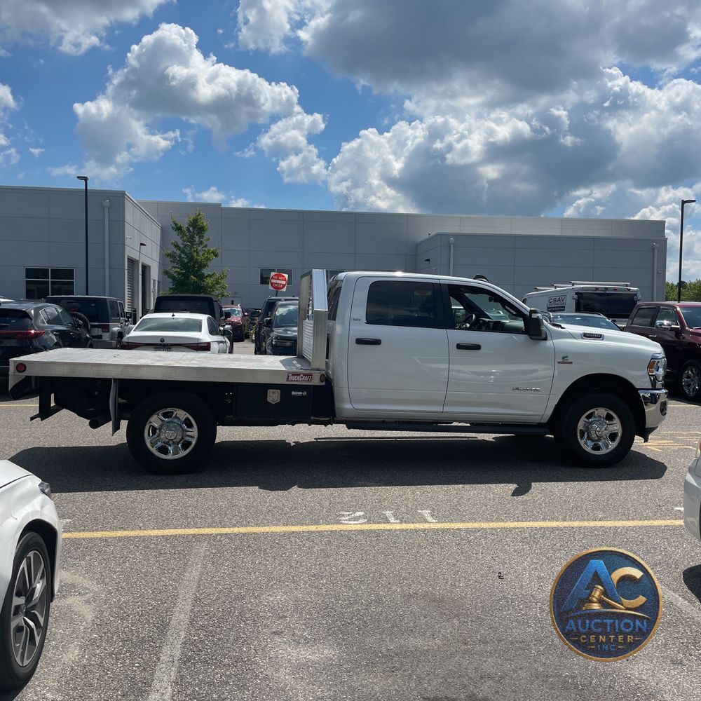 2023 Ram 3500 Cab/Chassis SLT