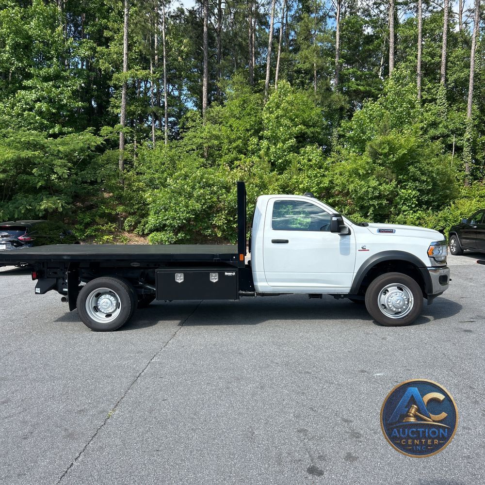 2024 Ram 5500 Chassis Tradesman/SLT