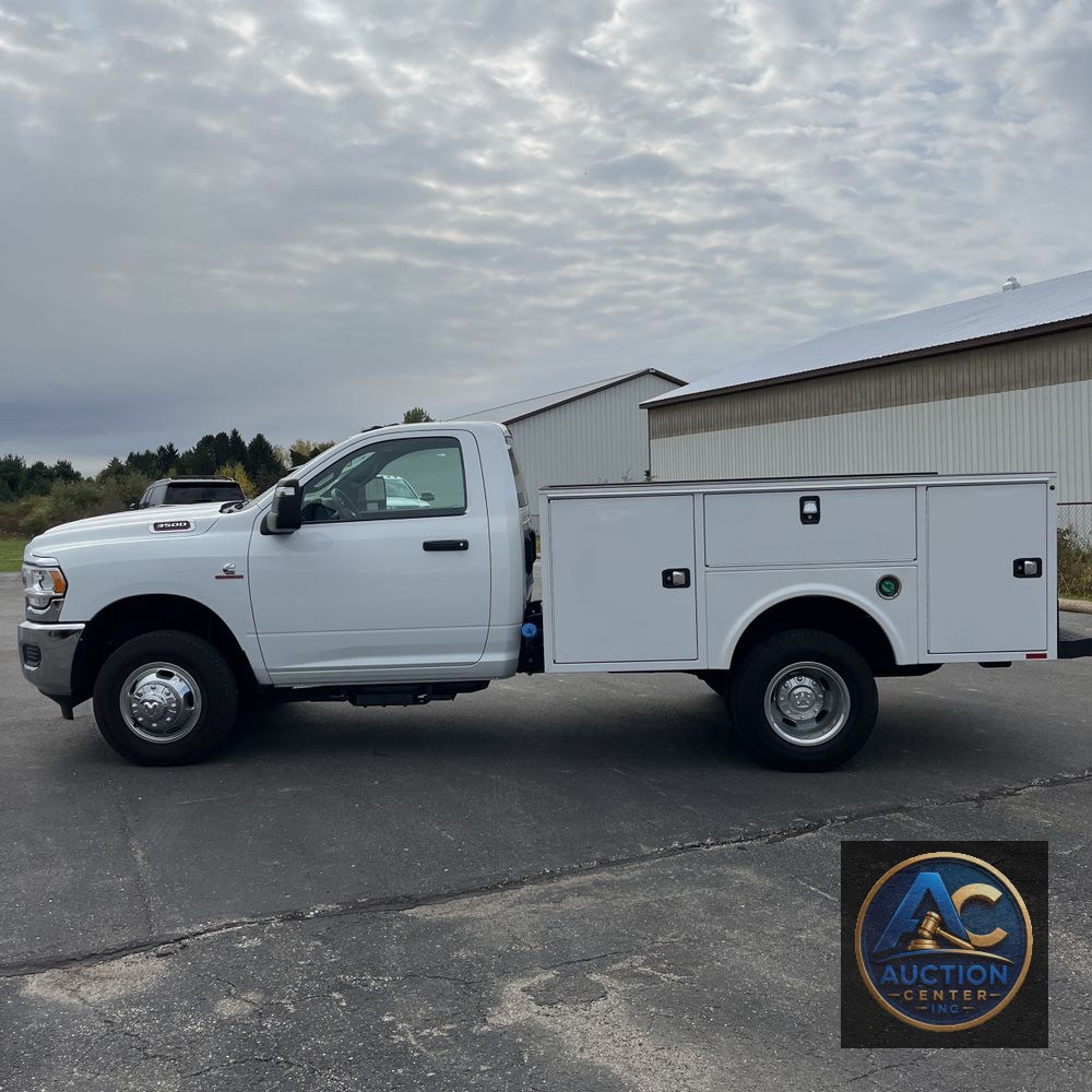 2024 Ram 3500 Cab/Chassis Tradesman