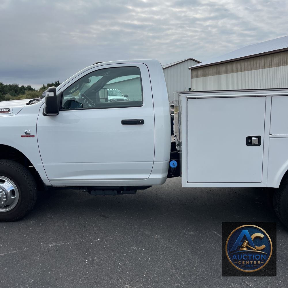 2024 Ram 3500 Cab/Chassis Tradesman