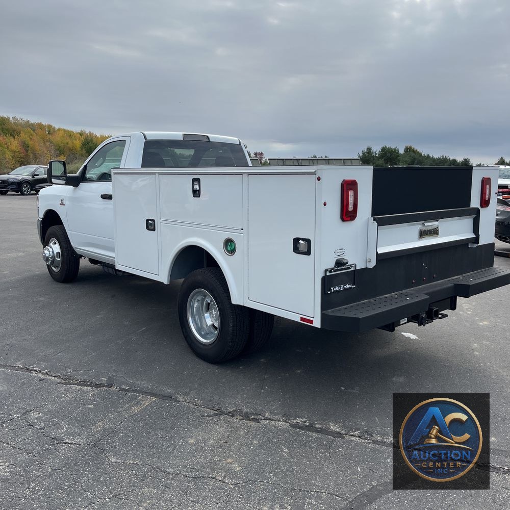 2024 Ram 3500 Cab/Chassis Tradesman