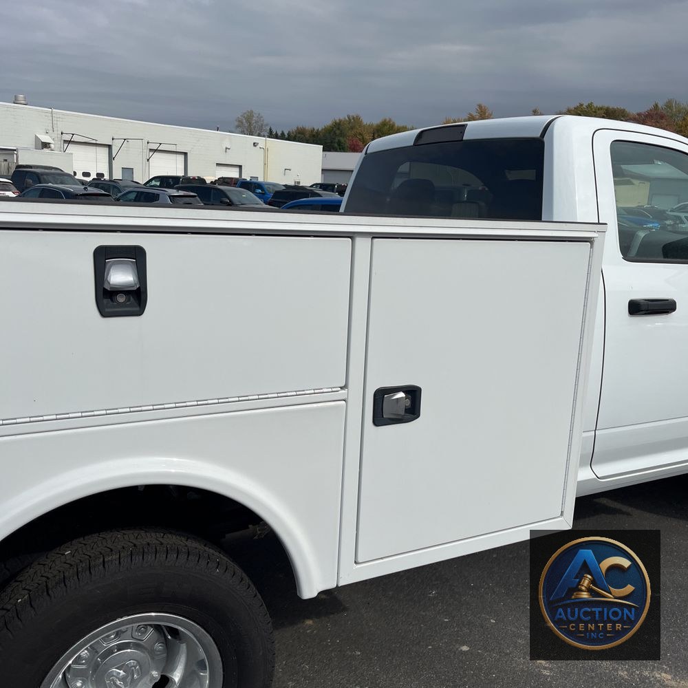 2024 Ram 3500 Cab/Chassis Tradesman