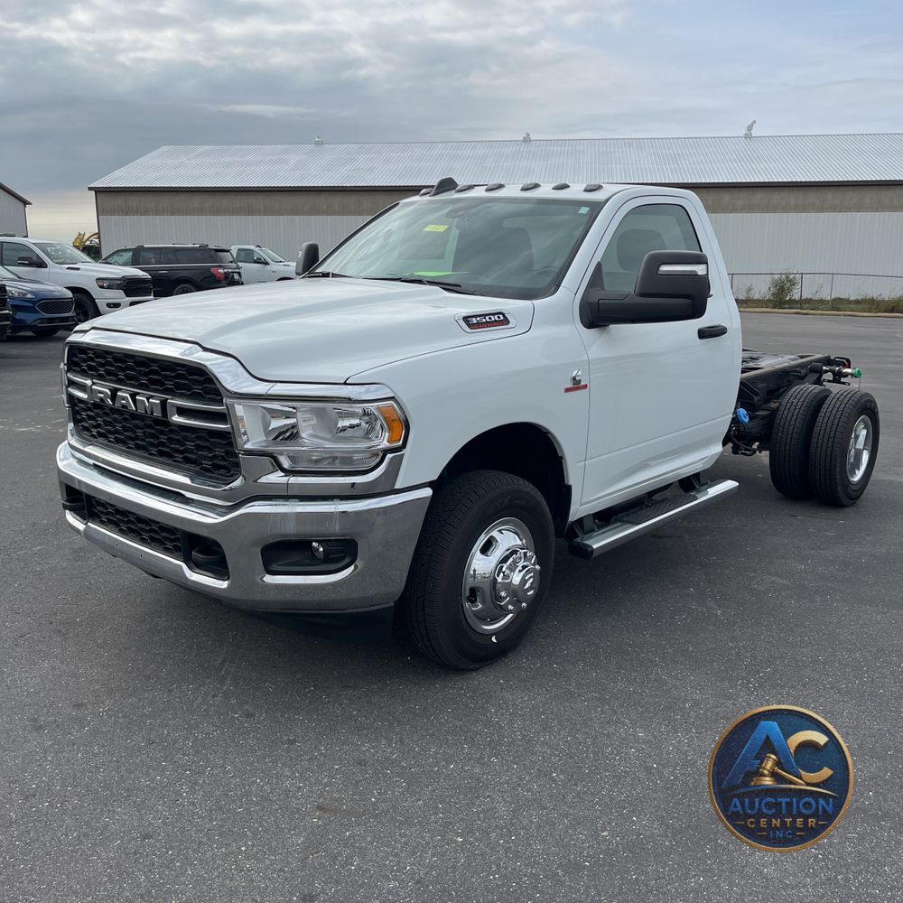 2024 Ram 3500 Cab/Chassis Tradesman