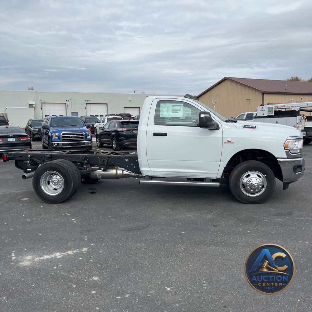 2024 Ram 3500 Cab/Chassis Tradesman