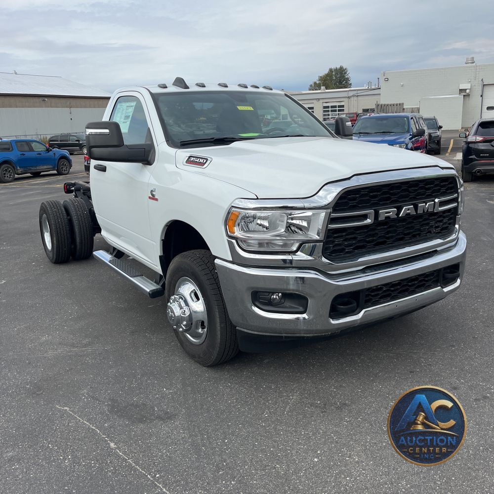 2024 Ram 3500 Cab/Chassis Tradesman