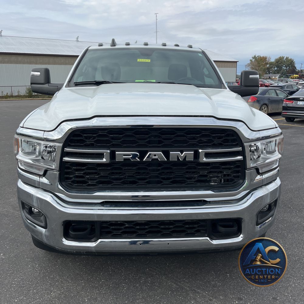 2024 Ram 3500 Cab/Chassis Tradesman