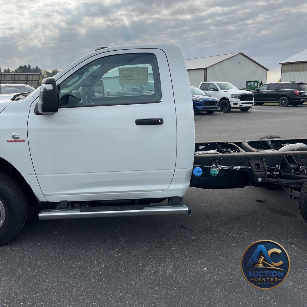 2024 Ram 3500 Cab/Chassis Tradesman
