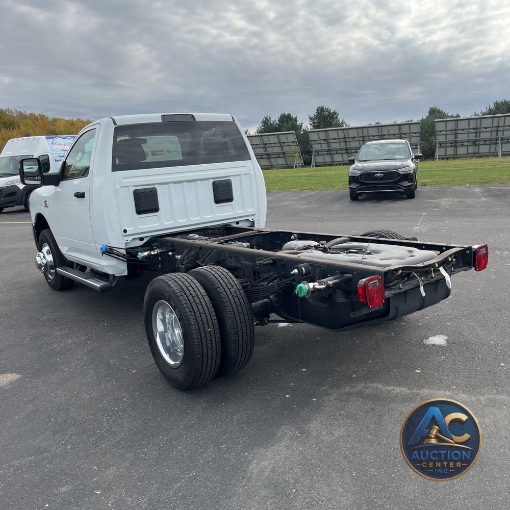 2024 Ram 3500 Cab/Chassis Tradesman