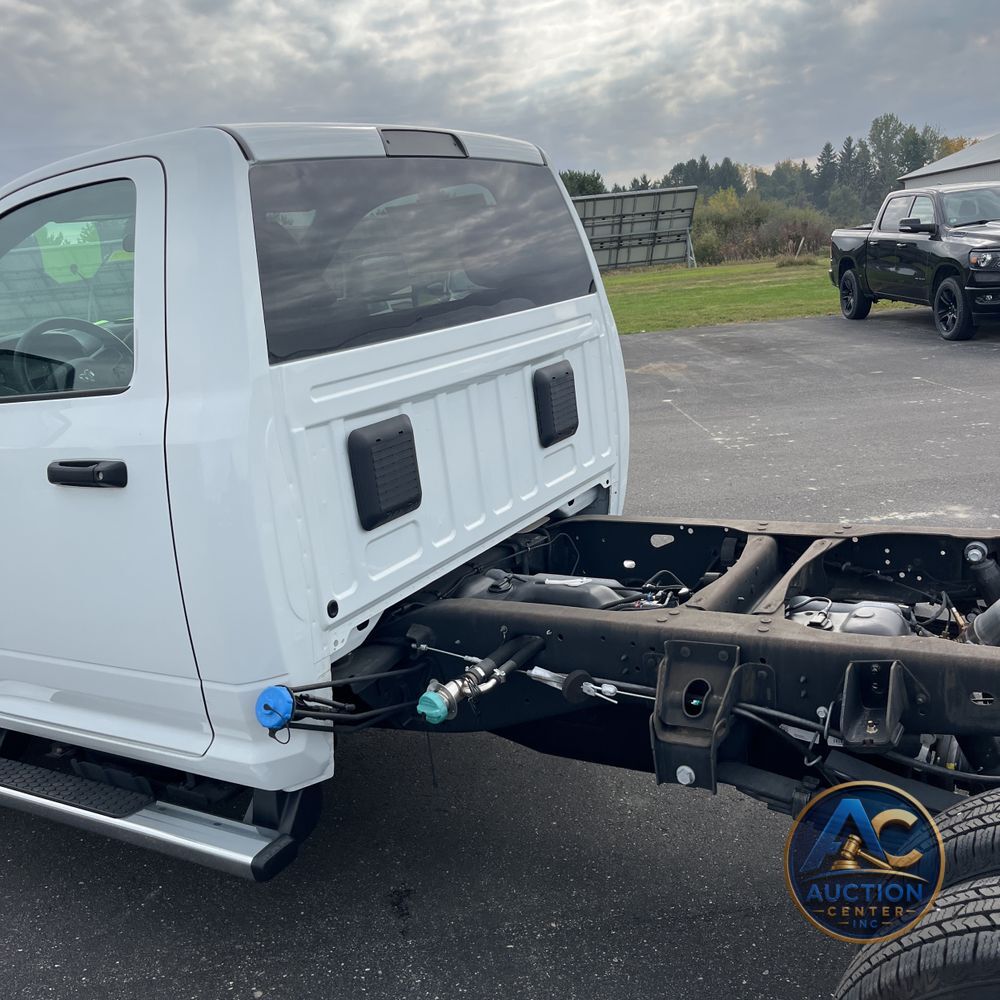 2024 Ram 3500 Cab/Chassis Tradesman