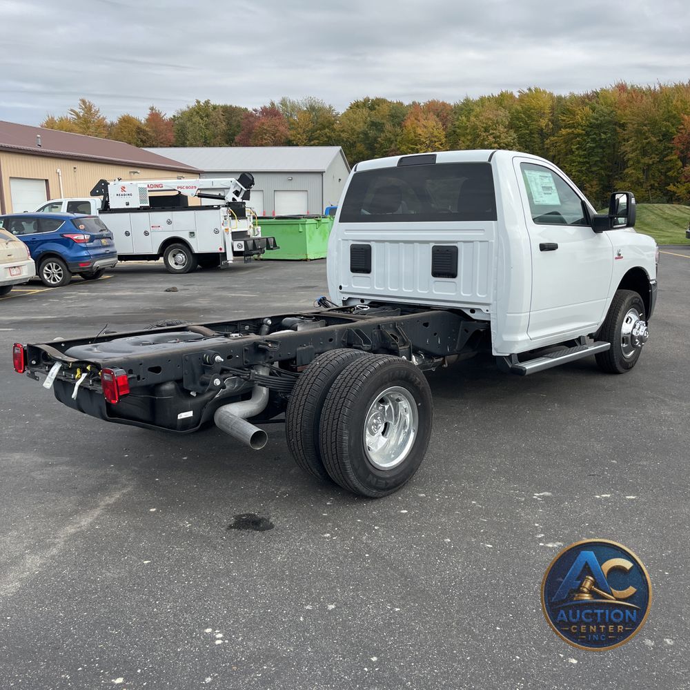 2024 Ram 3500 Cab/Chassis Tradesman
