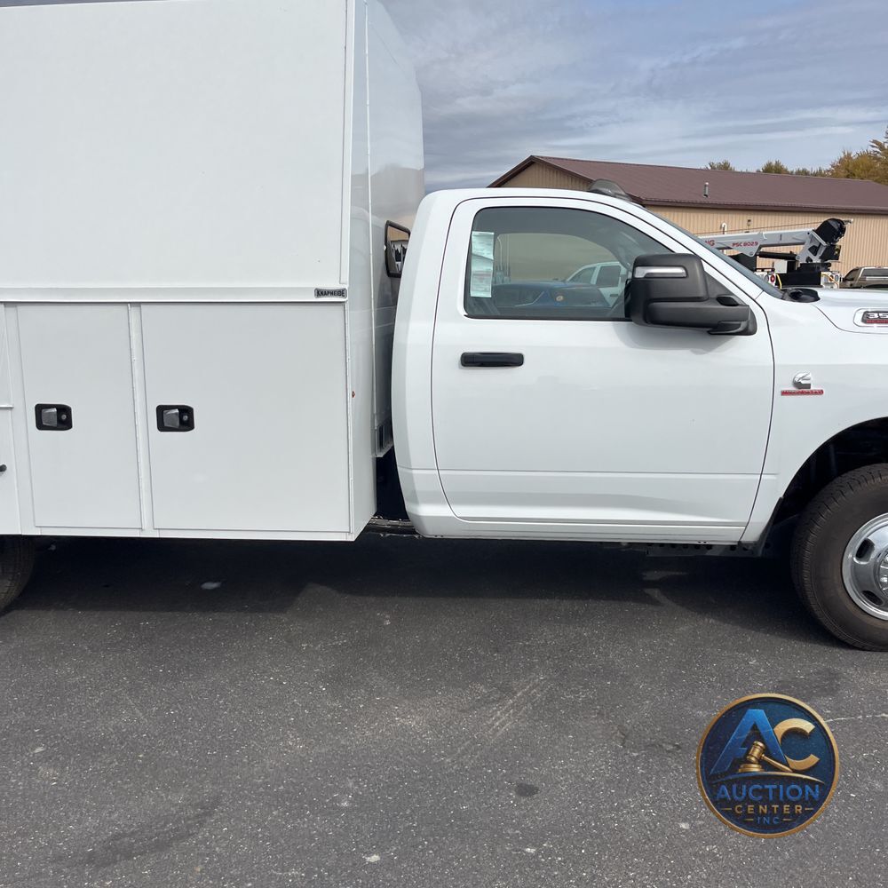 2024 Ram 3500 Cab/Chassis Tradesman