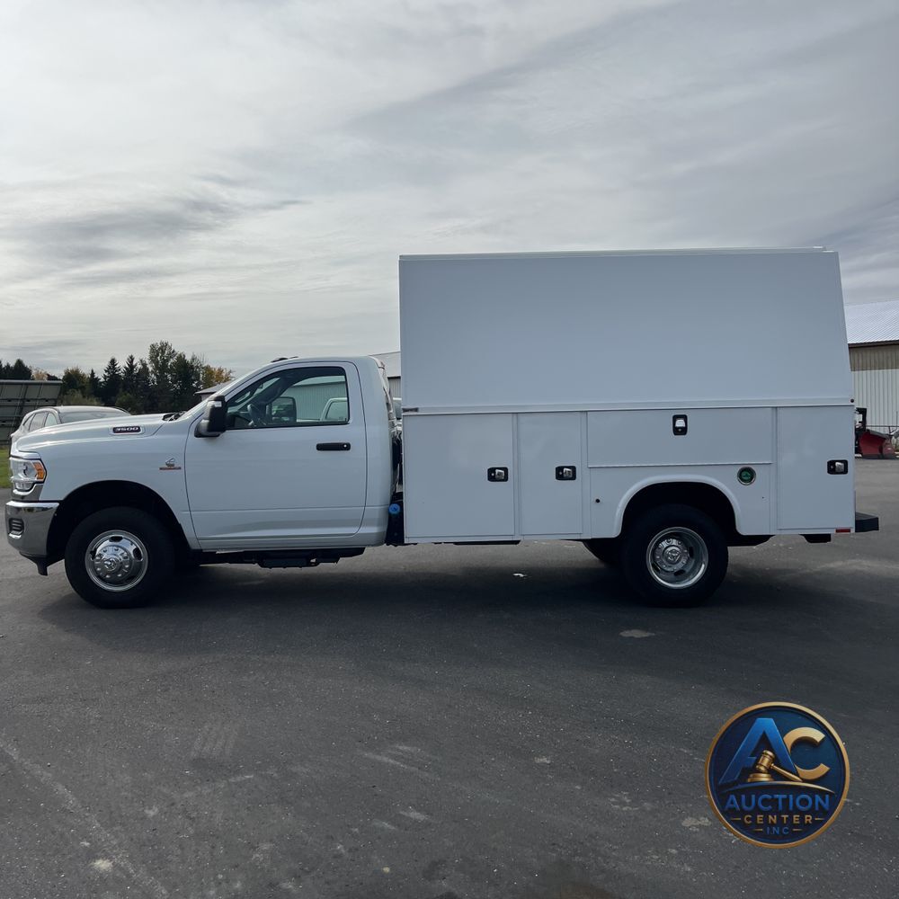 2024 Ram 3500 Cab/Chassis Tradesman